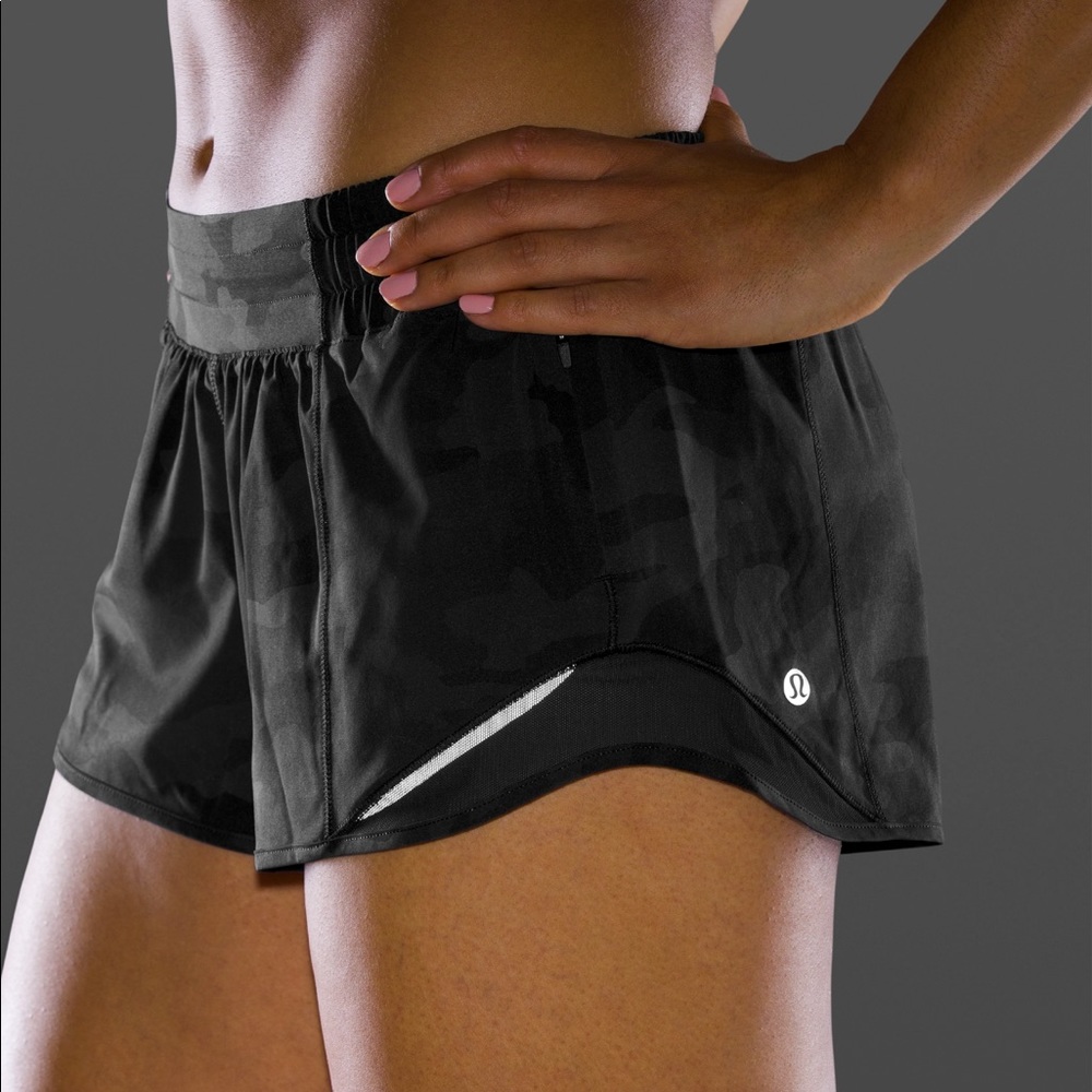 Lululemon hotty hot shorts *2.5" size 10!